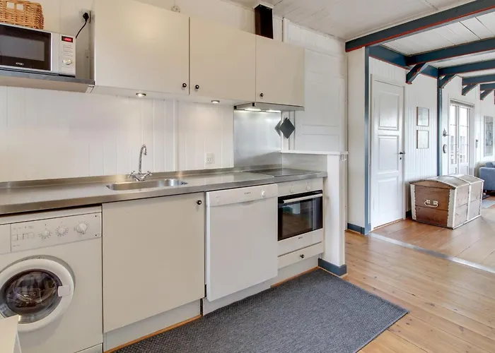 Ahnandia - 500m From The Sea By Interhome Lakolk